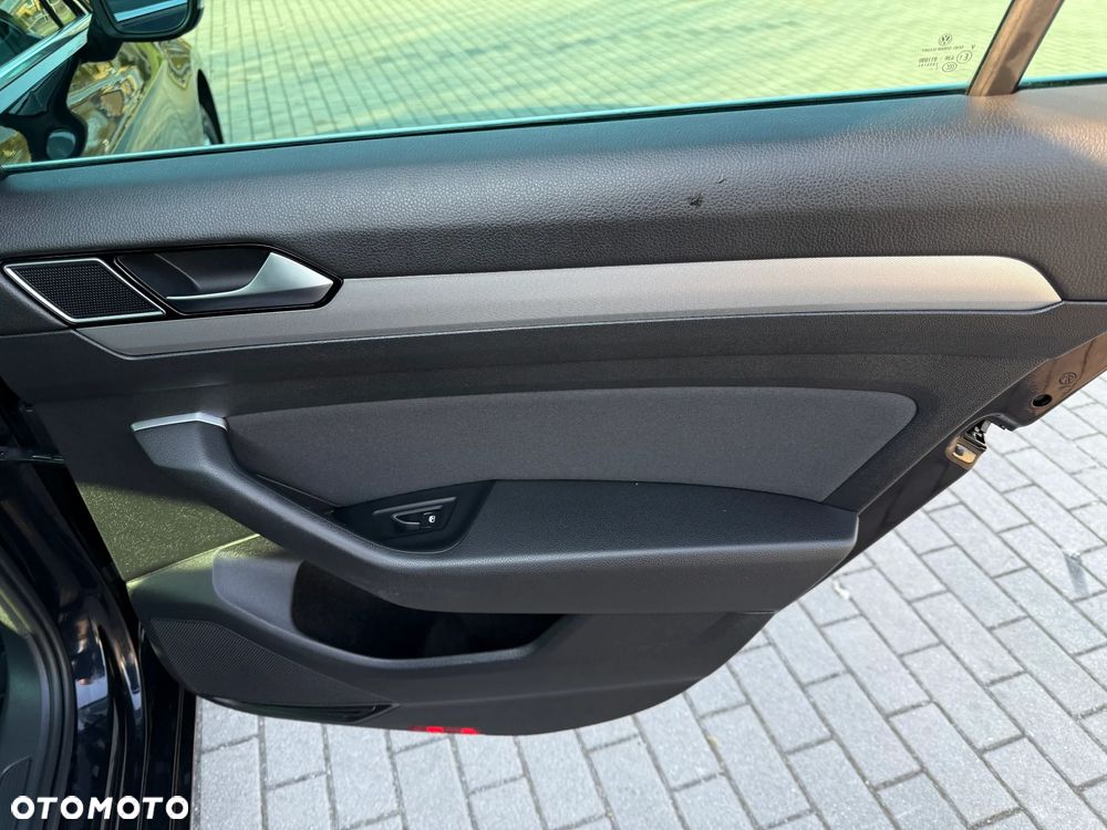 Volkswagen Passat 2.0 TDI SCR DSG Highline - 35