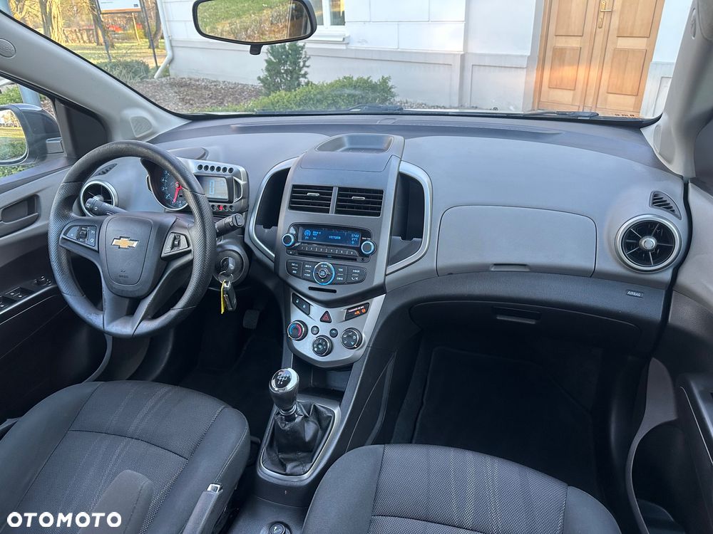 Chevrolet Aveo 1.4 16V Base - 34