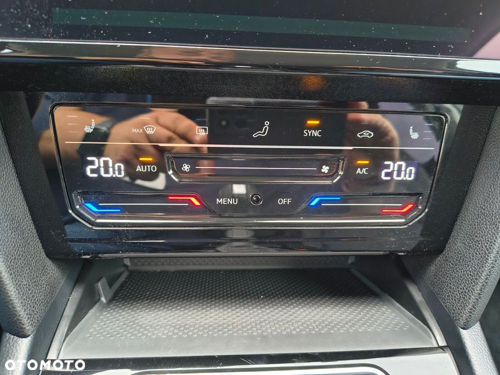 Volkswagen Passat - 30