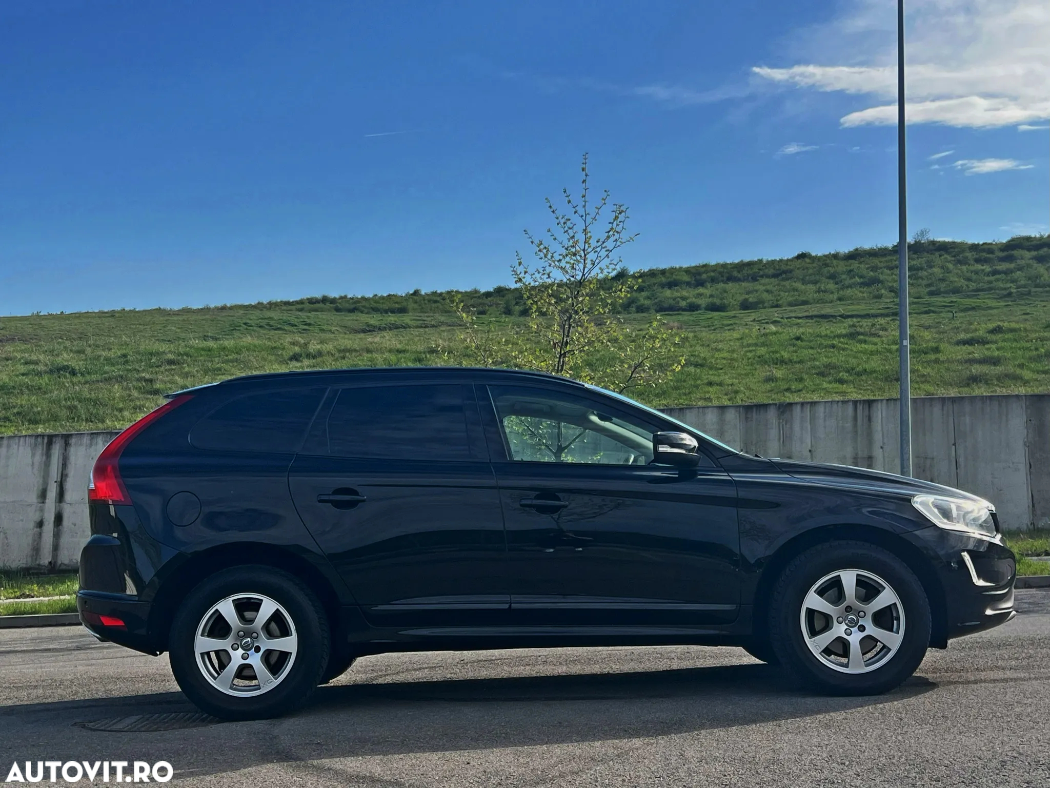 Volvo XC 60 D4AWD Kinetic - 4