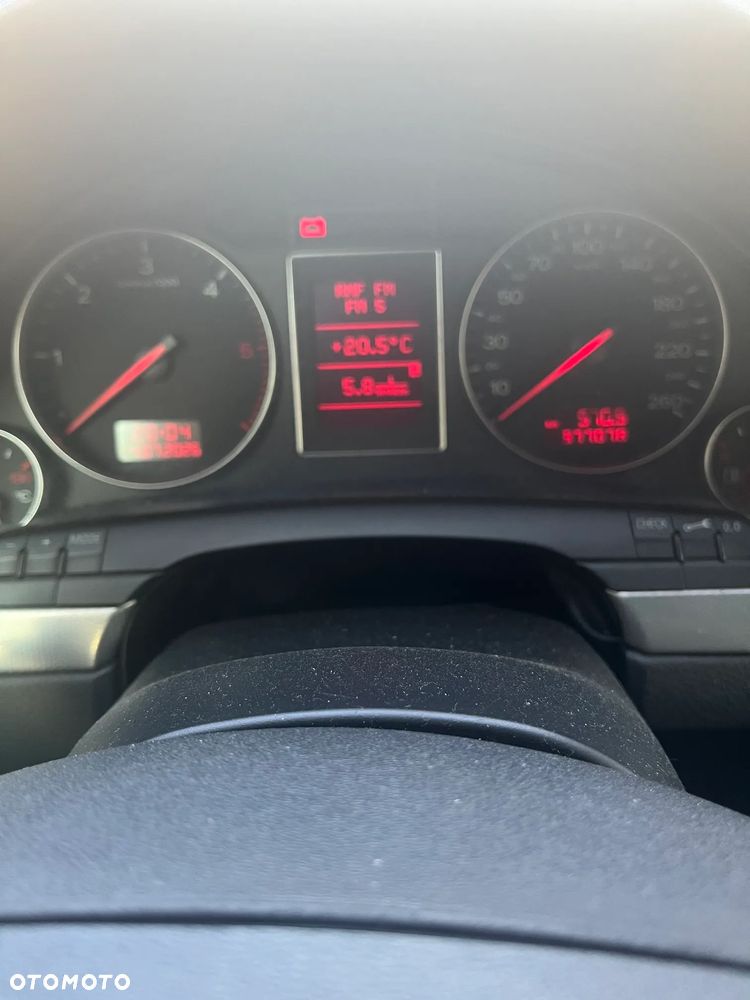 Audi A4 Avant 1.9 TDI Quattro - 8