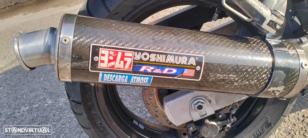 Suzuki RF RF600R - 12
