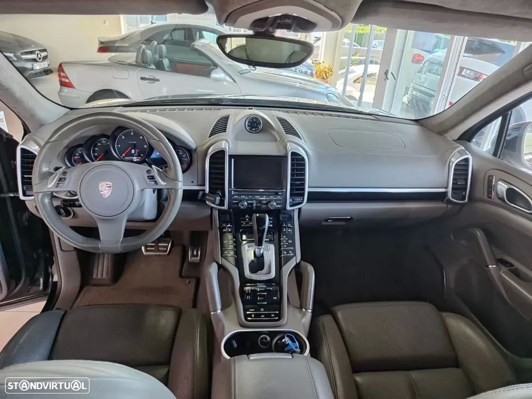 Porsche Cayenne II Platinum Edition - 22