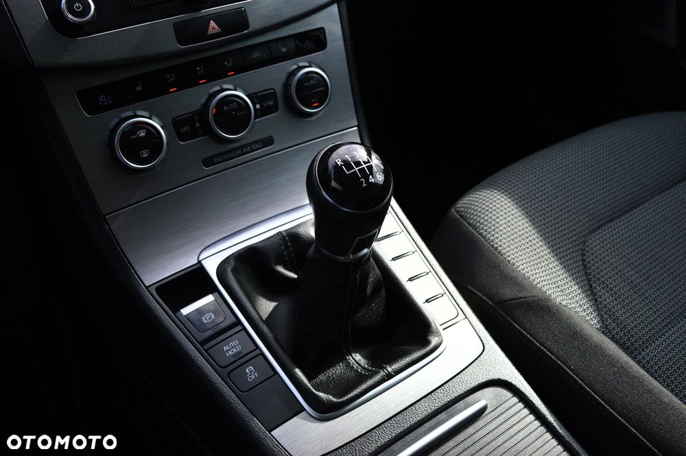 Volkswagen Passat Variant 1.6 TDI Comfortline - 22