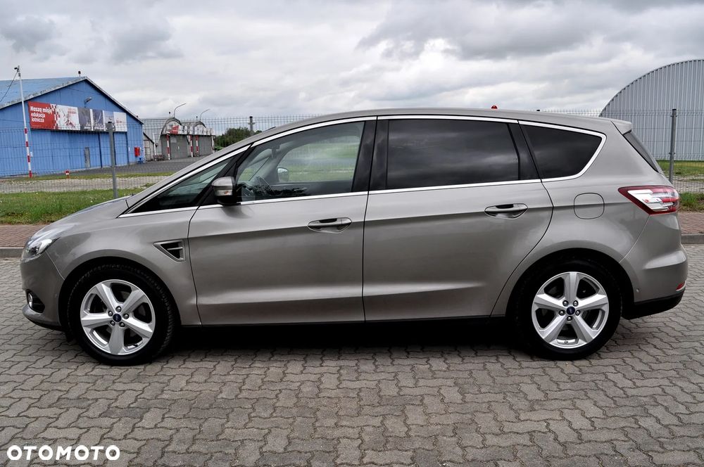 Ford S-Max - 13