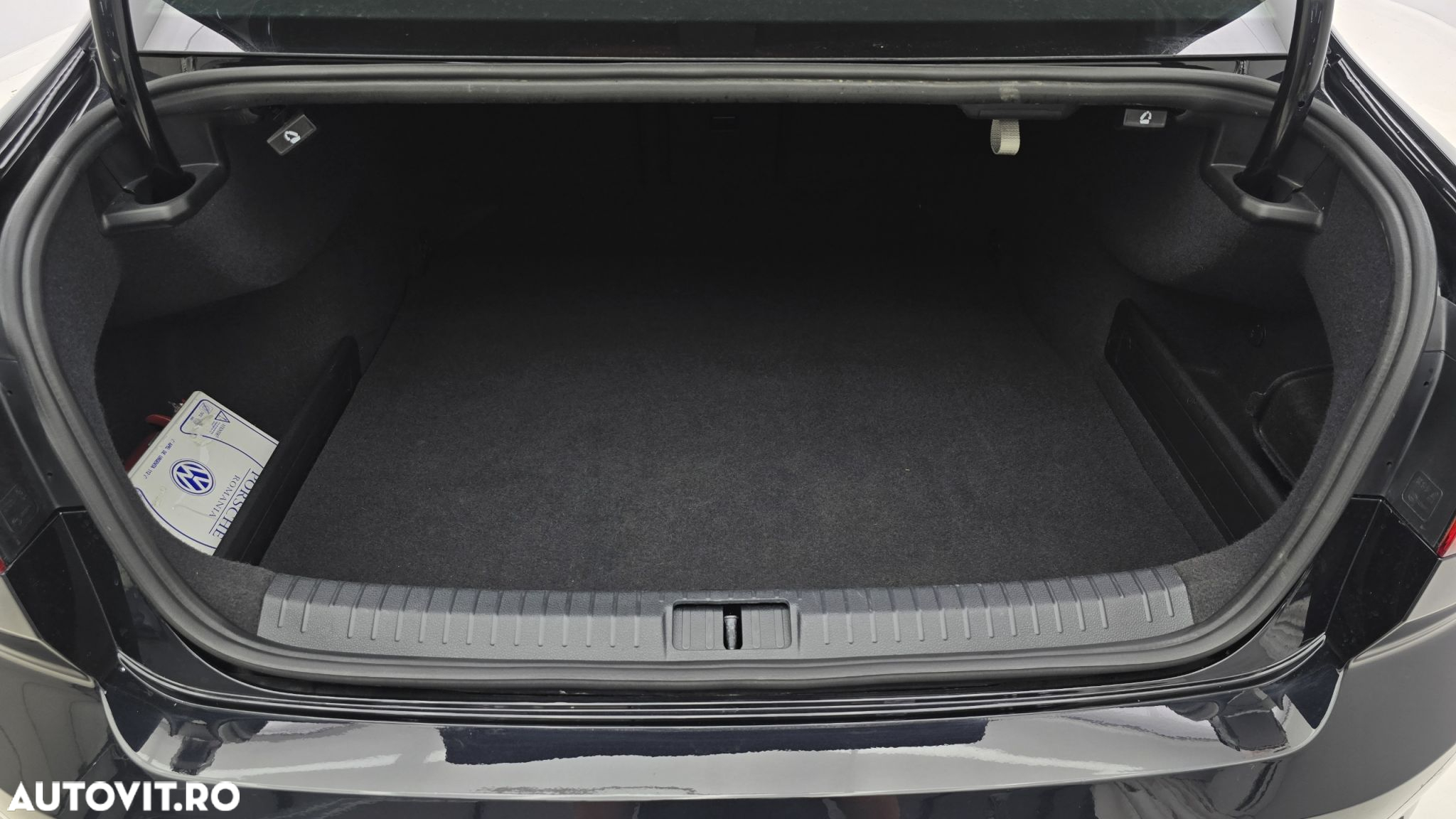 Volkswagen Passat 2.0 TDI DSG Comfortline - 25