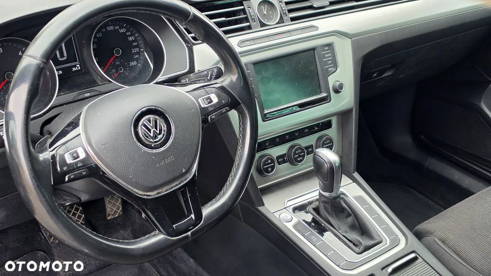 Volkswagen Passat - 18