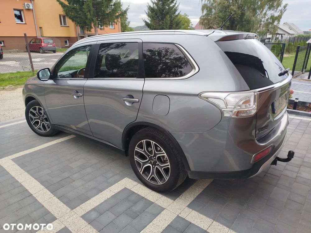Mitsubishi Outlander 2.2 DID Intense + 4WD - 7