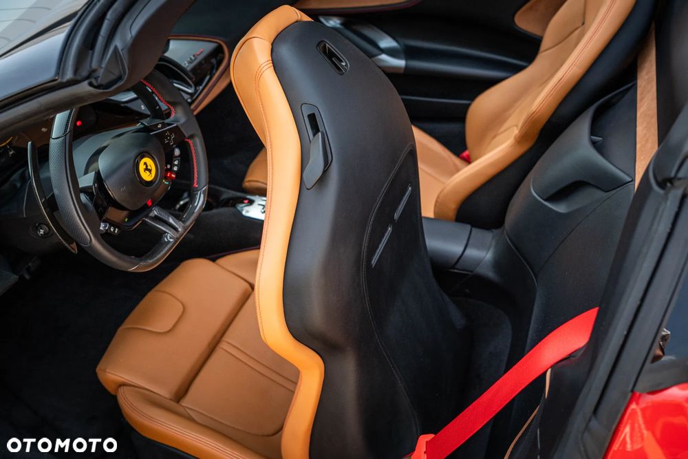 Ferrari SF90 Spider - 24