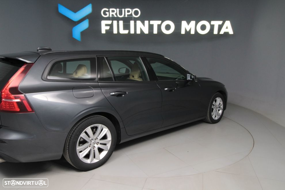 Volvo V60 2.0 D4 Momentum Geartronic - 2