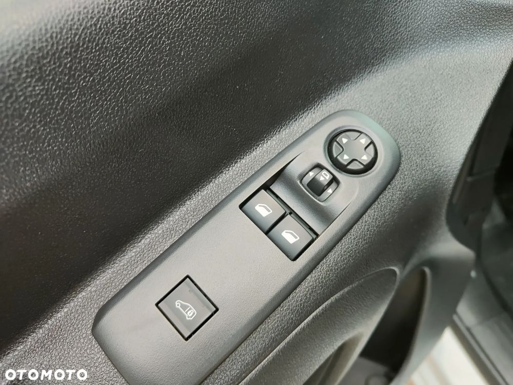 Citroën Berlingo XL Maxi 2022r L2 1.5 Diesel 130PS - 18