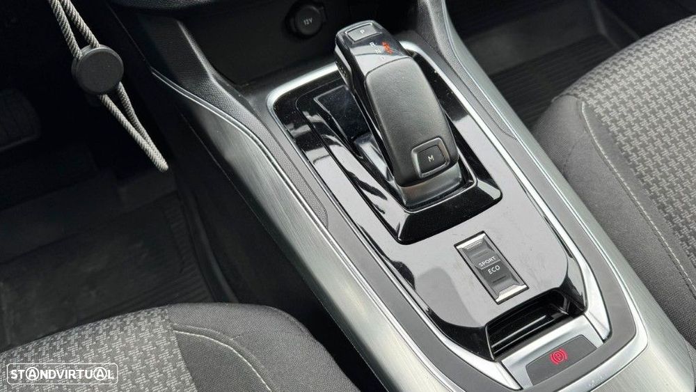 Peugeot 308 1.5 BlueHDi Allure EAT8 - 17