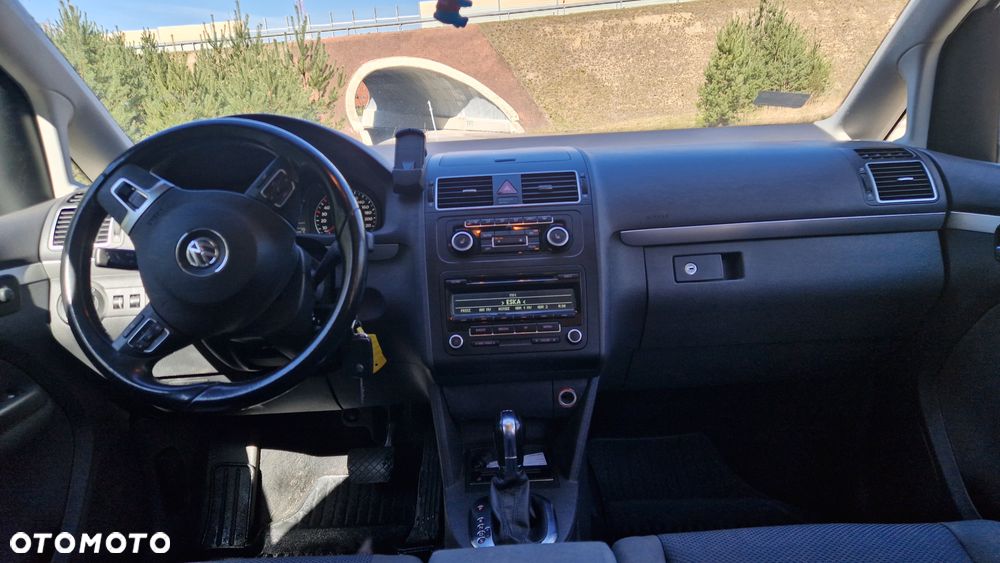 Volkswagen Touran 1.6 TDI DPF DSG Highline - 8