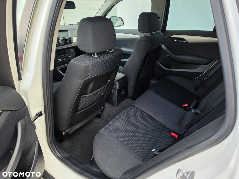 BMW X1 xDrive18d - 9