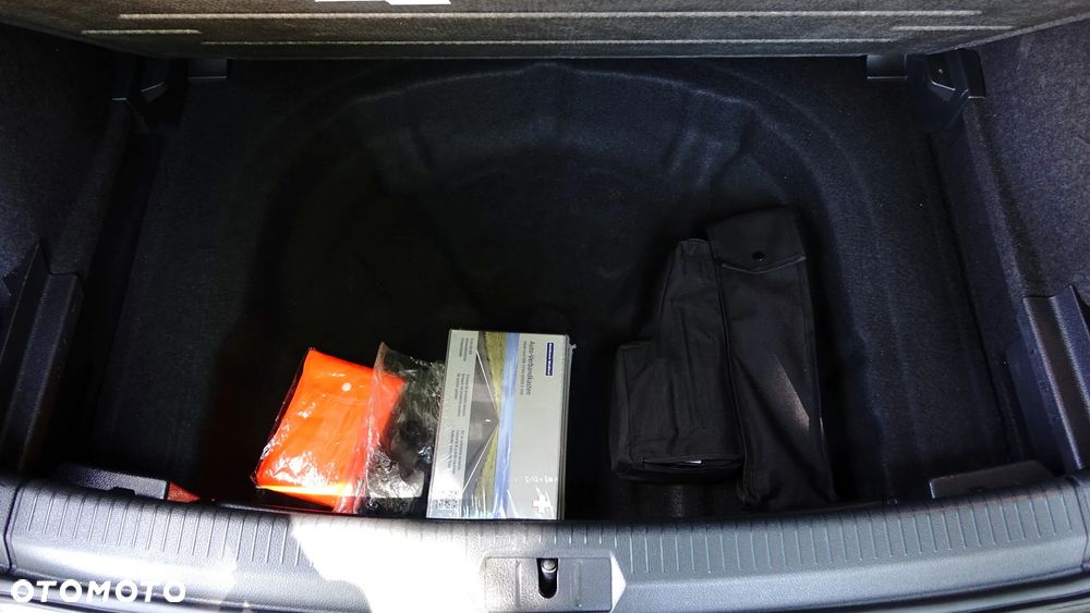 Volkswagen Golf - 32