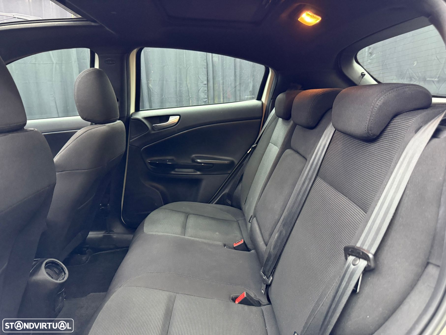 Alfa Romeo Giulietta 2.0 JTDm Distinctive - 28
