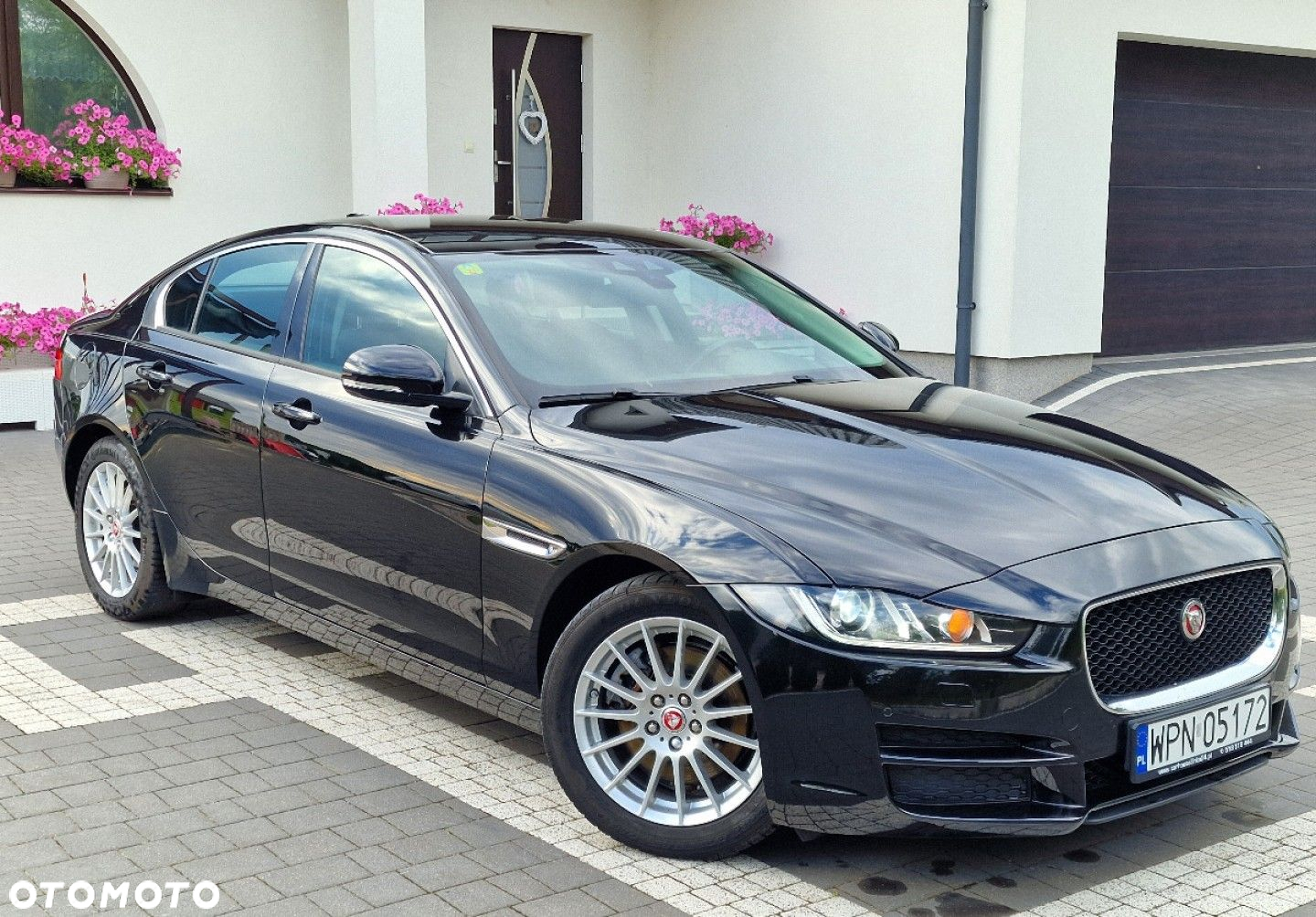 Jaguar XE - 14