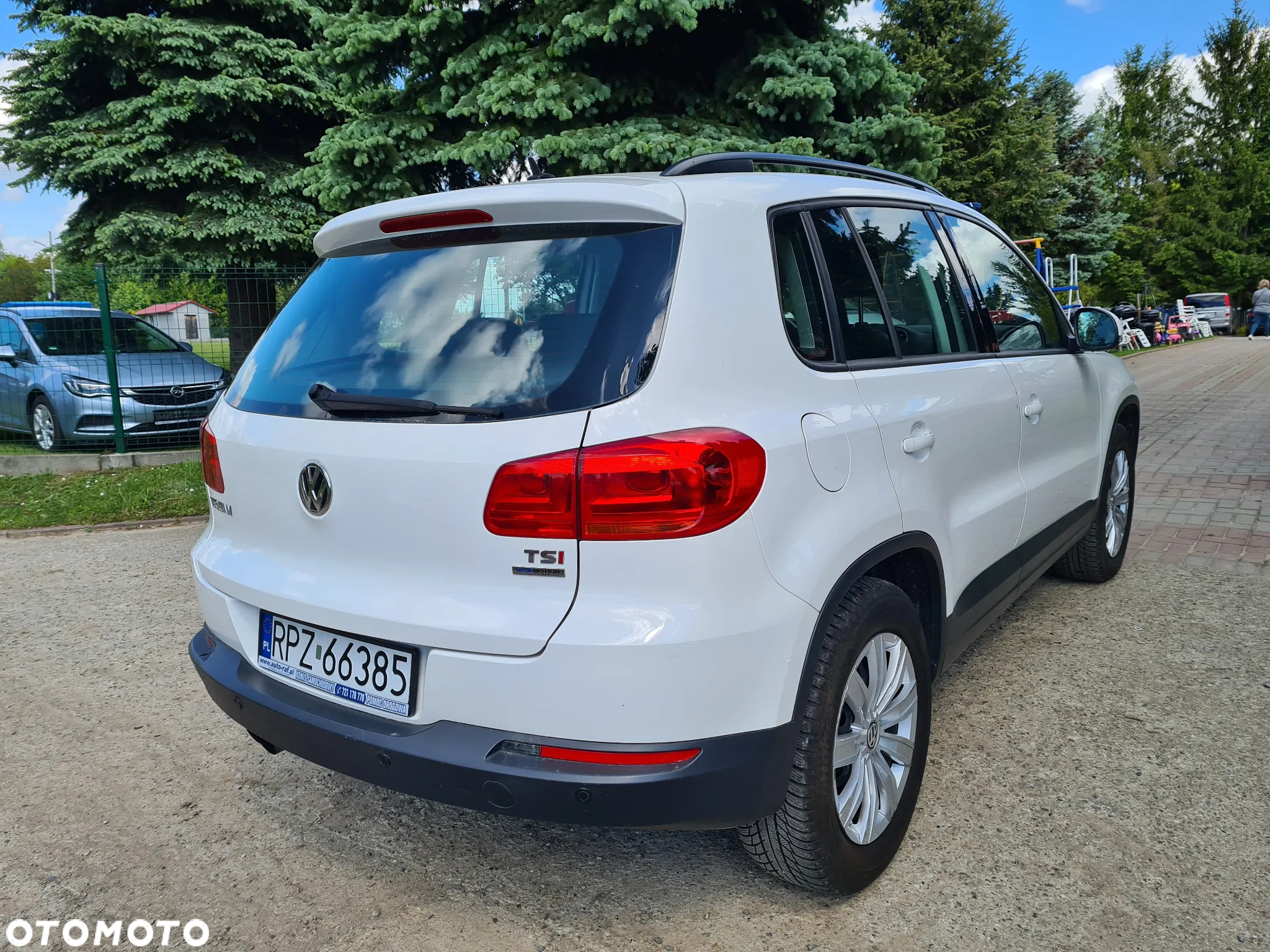 Volkswagen Tiguan - 14