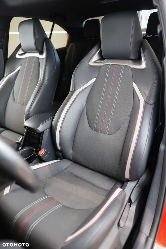 Toyota Corolla 1.8 Hybrid GR Sport Dynamic - 10