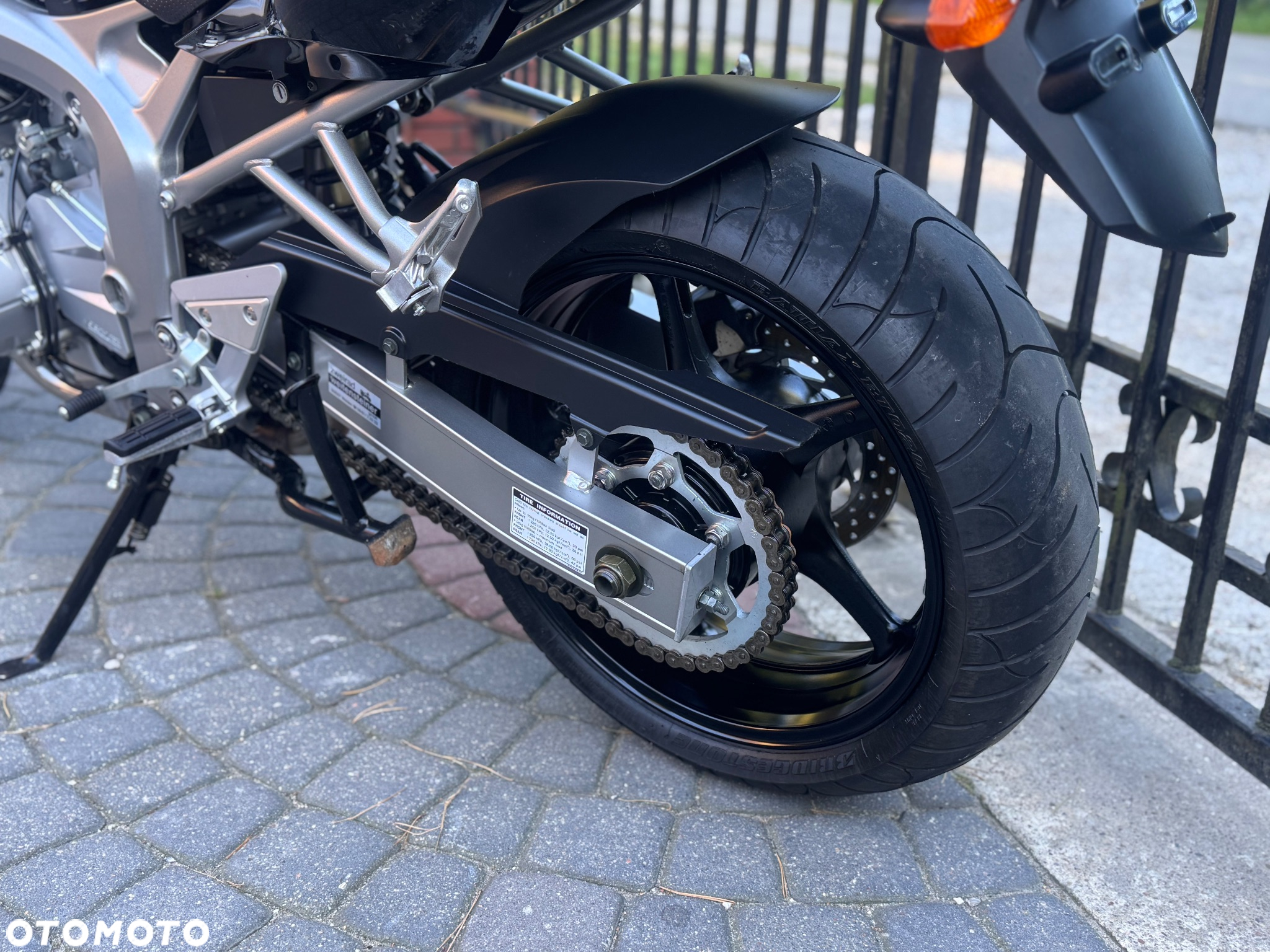 Yamaha FZ6 - 21