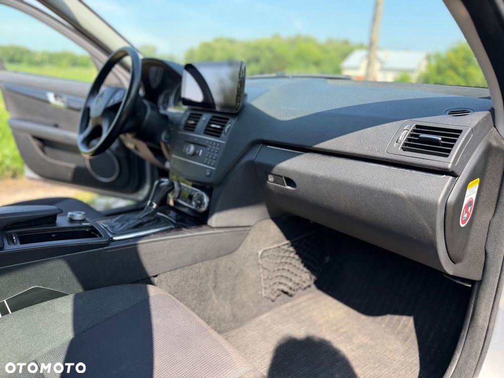 Mercedes-Benz Klasa C 200 (BlueEFFICIENCY) 7G-TRONIC Avantgarde - 34