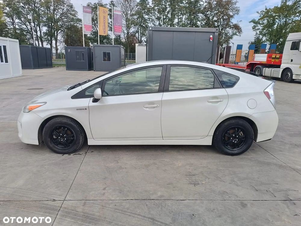 Toyota Prius - 3