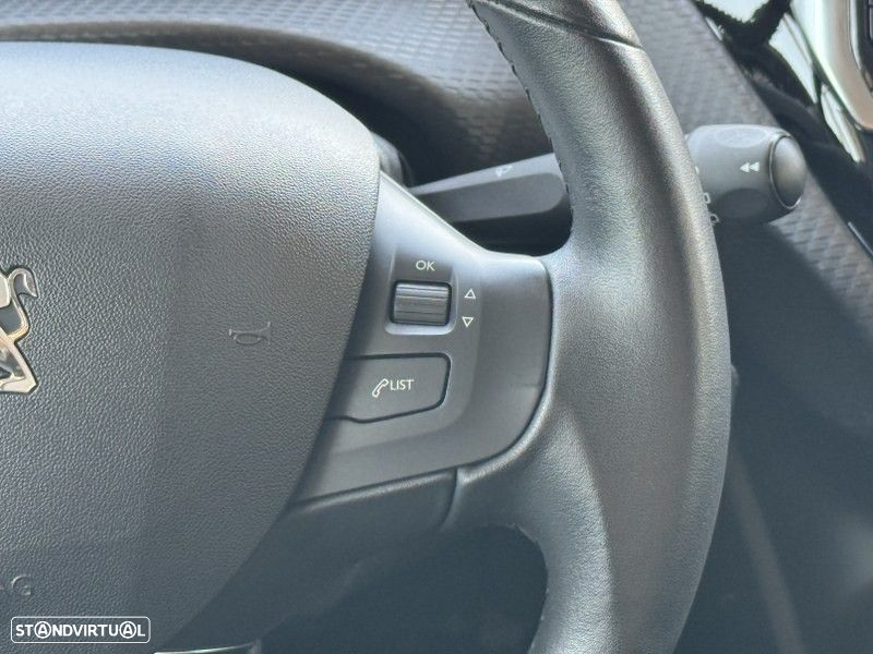 Peugeot 208 1.5 BlueHDi Signature - 9