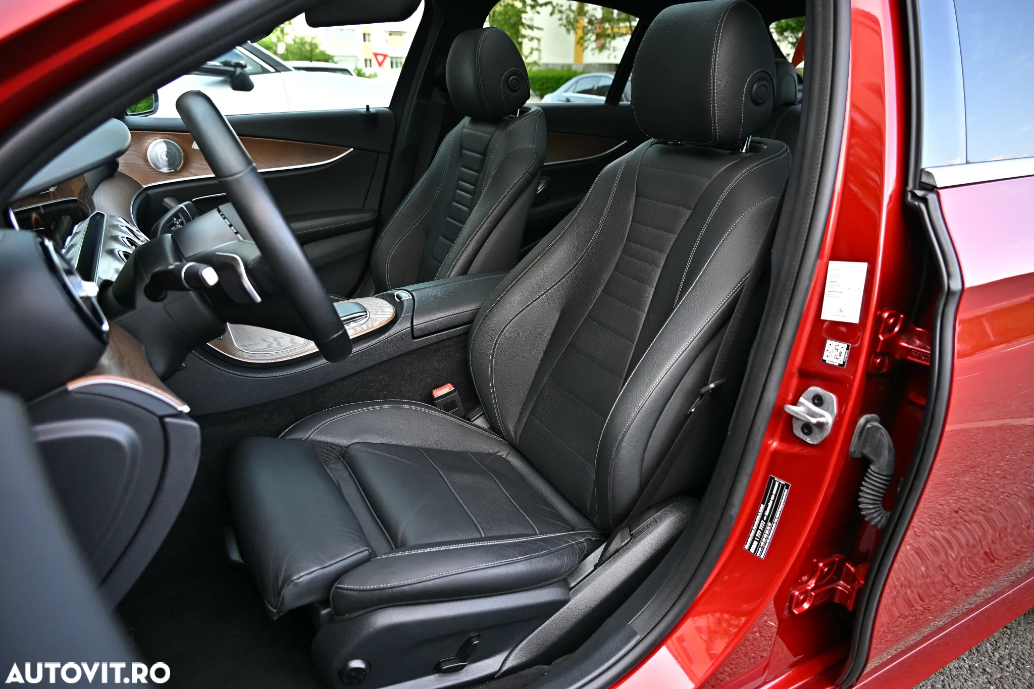 Mercedes-Benz E 300 de T 9G-TRONIC AMG Line - 36