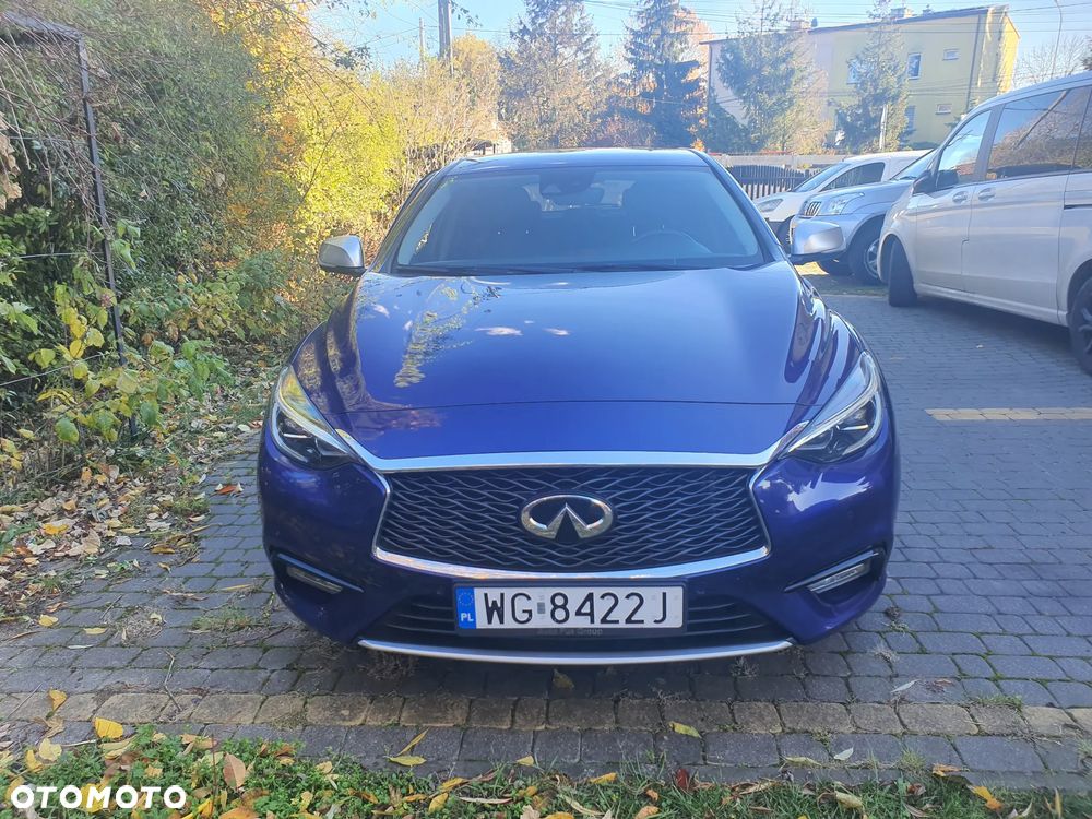Infiniti Q30 2.2d DCT AWD City Black Edition - 3