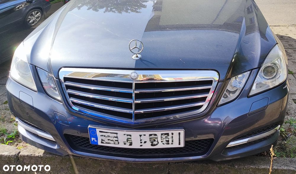 Mercedes-Benz E-Class 2011 photo 5