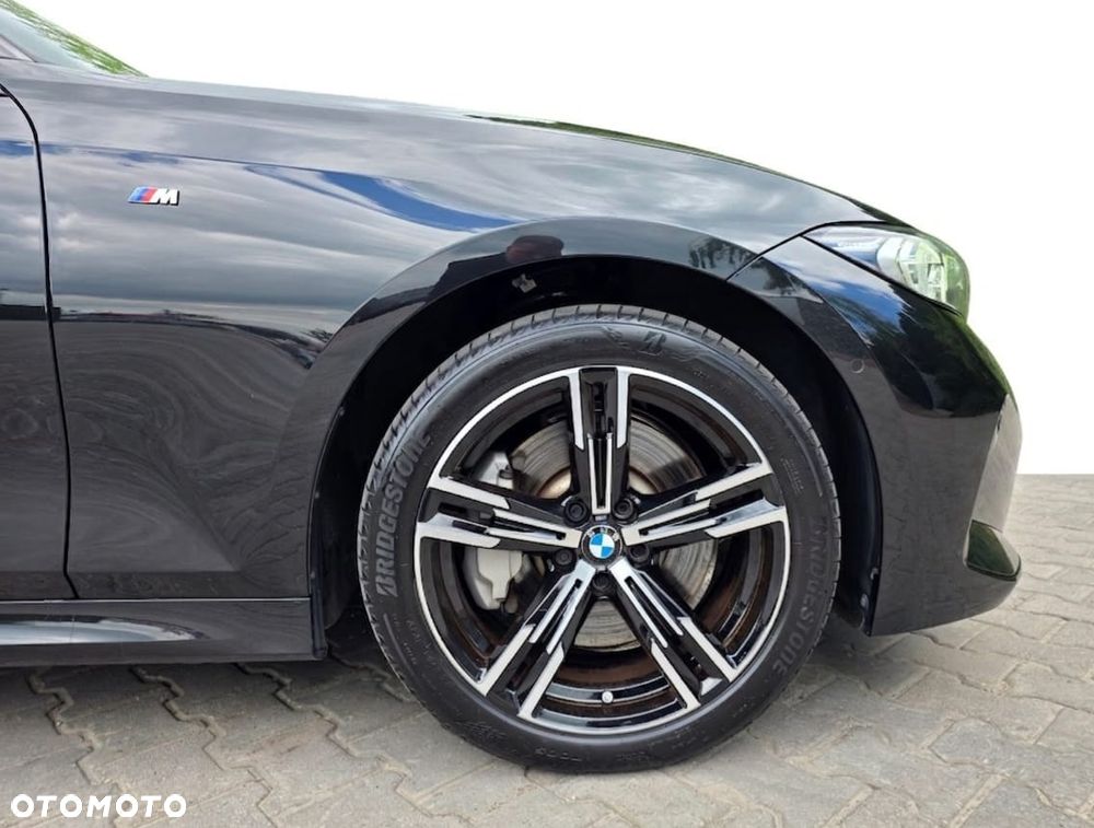 BMW Seria 3 330i xDrive M Sport - 10