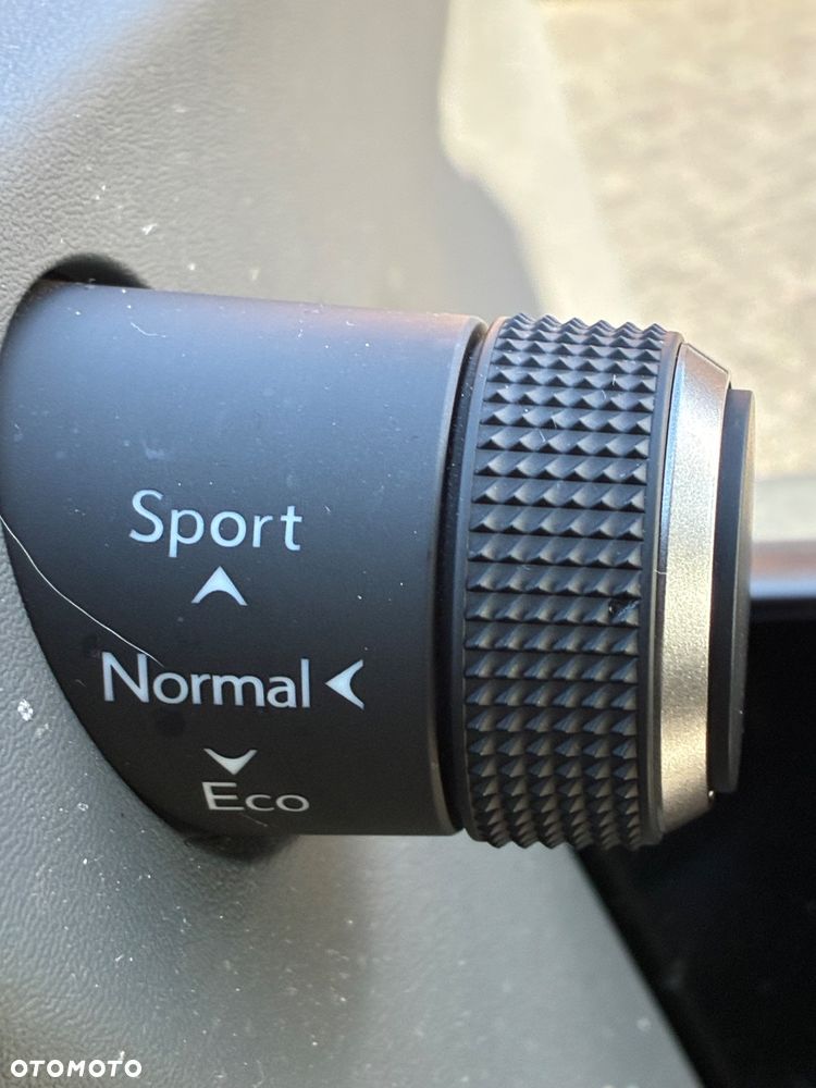 Lexus UX 250h F Sport 2WD - 25