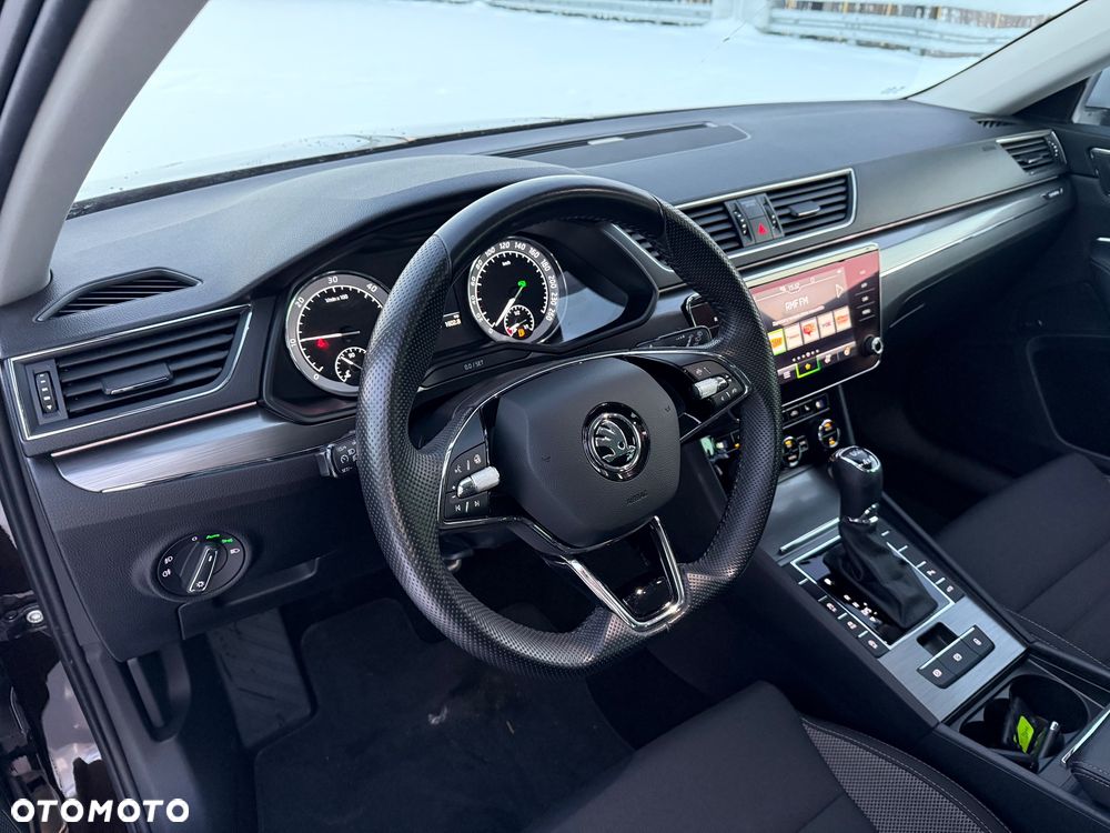 Skoda Superb 2.0 TDI SCR 4x4 Scout DSG - 14