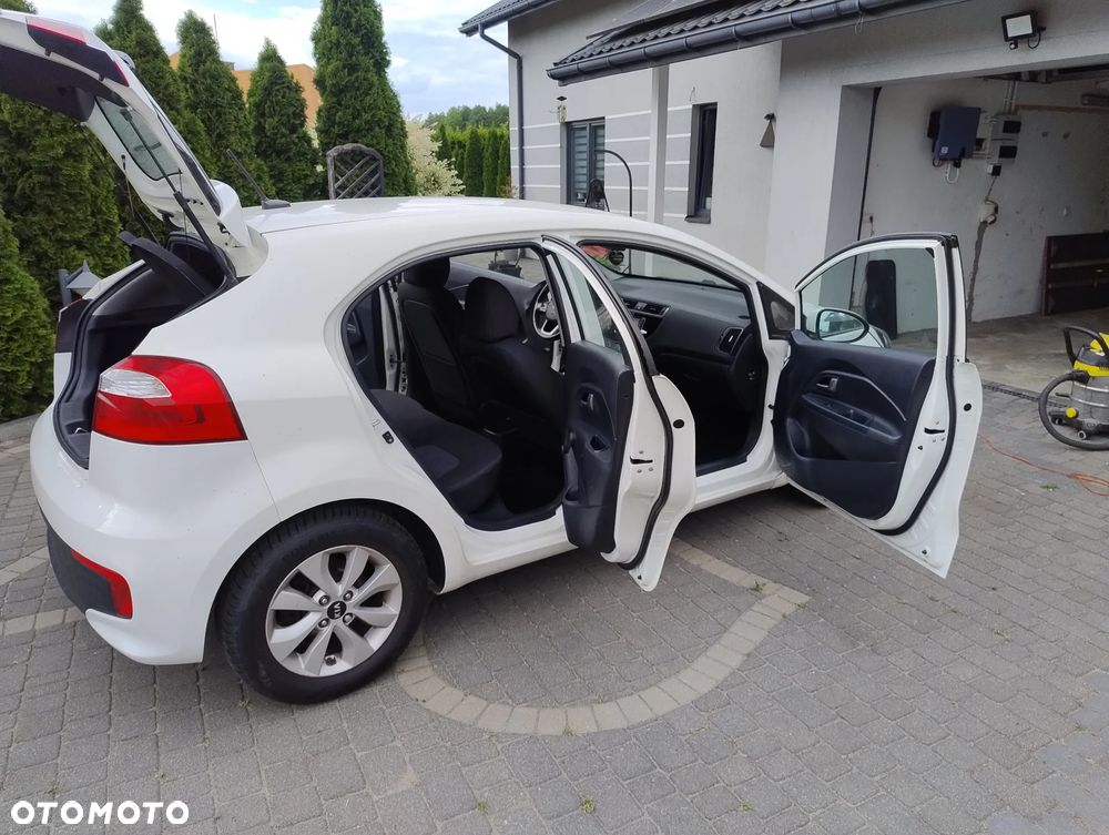 Kia Rio - 7