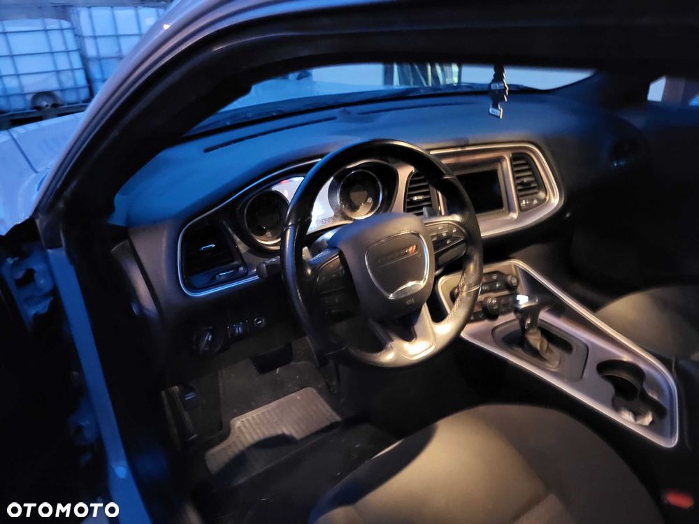 Dodge Challenger - 5