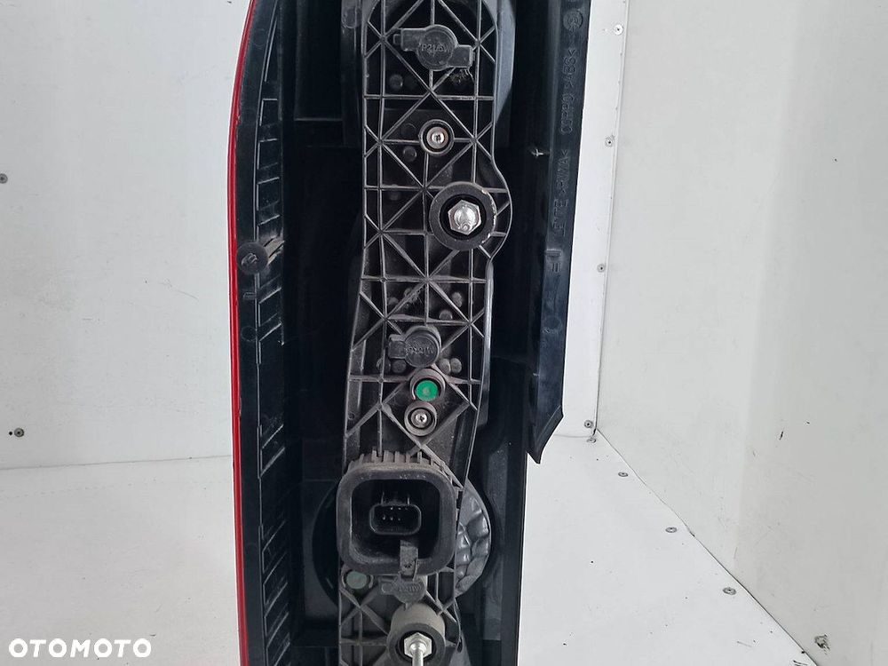 LAMPA TYLNA PRAWA FIAT DUCATO III 20.151.999 - 6