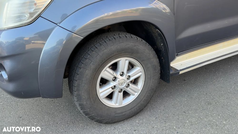 Toyota Hilux 4x4 Cabina Dubla Style - 4