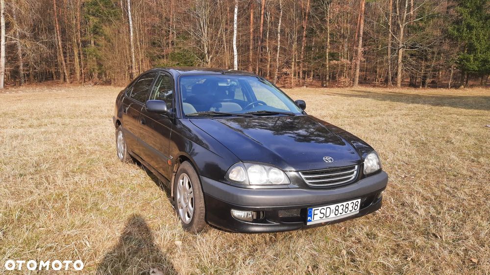 Toyota Avensis - 2