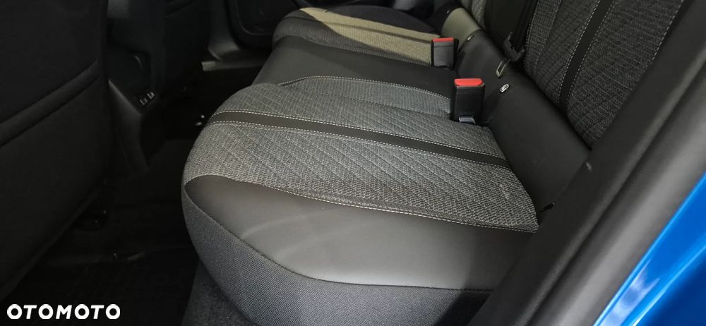 Peugeot 2008 PureTech 130 Allure S&S EAT8 - 23