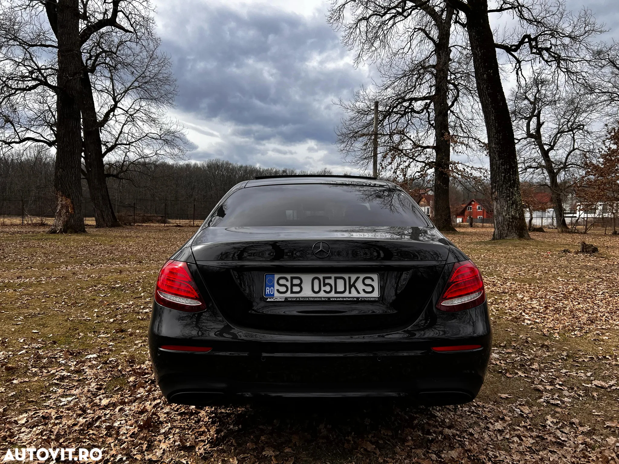 Mercedes-Benz E 220 d T 9G-TRONIC AMG Line - 6