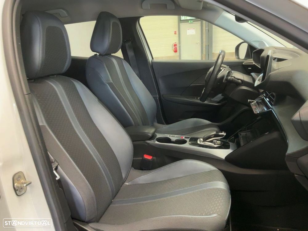 Peugeot 2008 PureTech 130 EAT8 Allure - 2