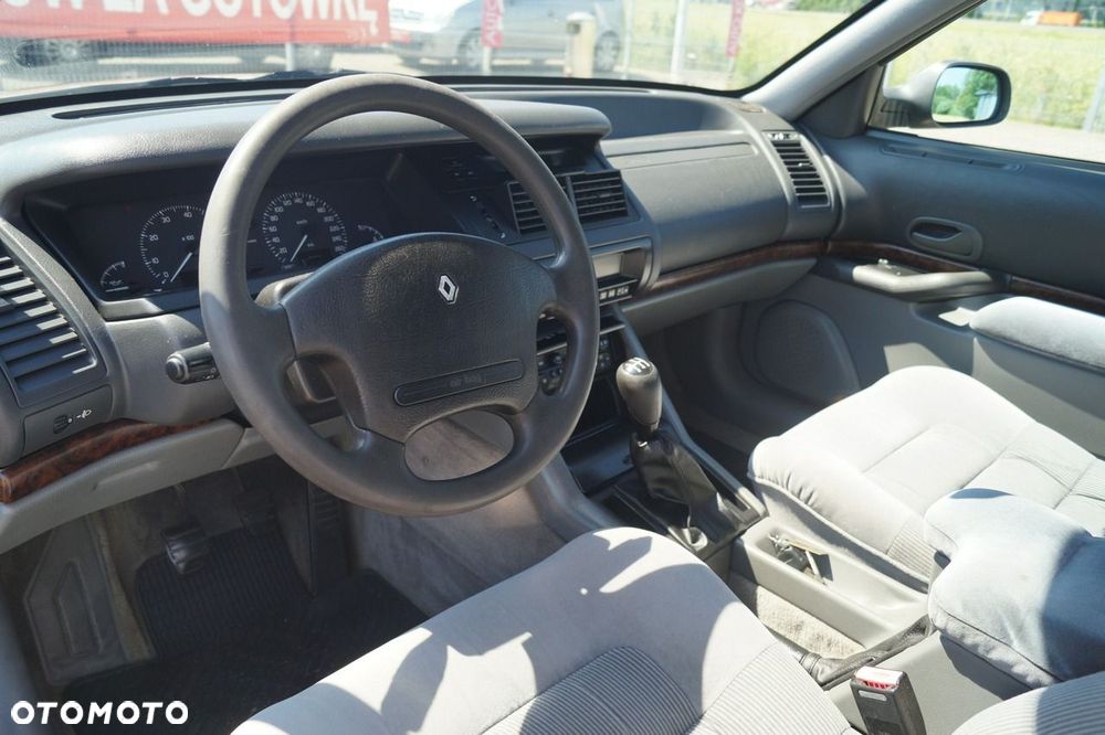 Renault Safrane - 5