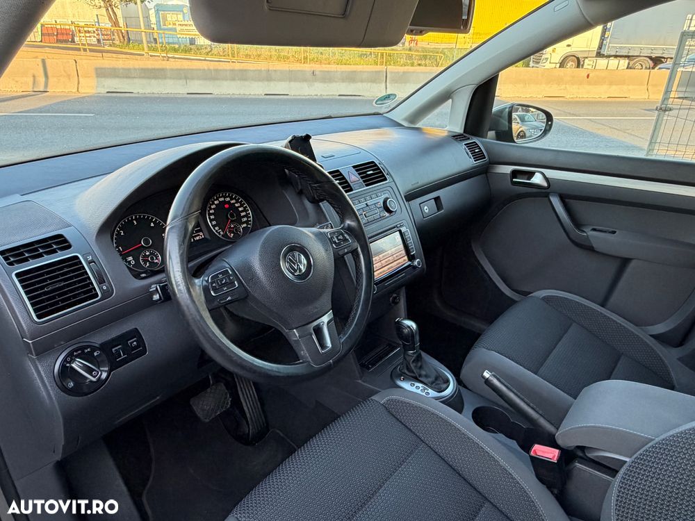 Volkswagen Touran 2.0 TDI DPF DSG Life - 24