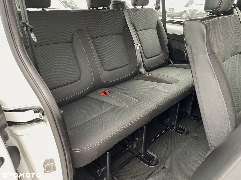 Nissan Trafic Vivaro 9-OSOBOWY - 25