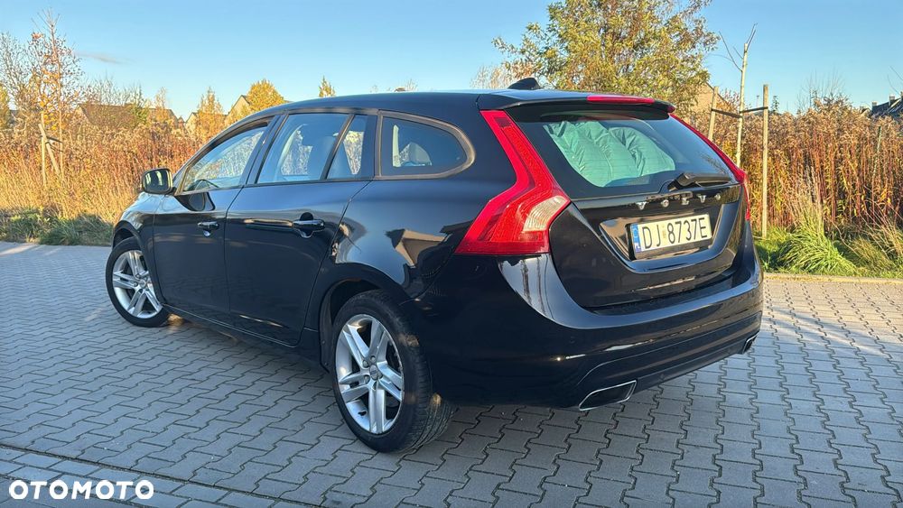 Volvo V60 D4 Geartronic Kinetic - 3
