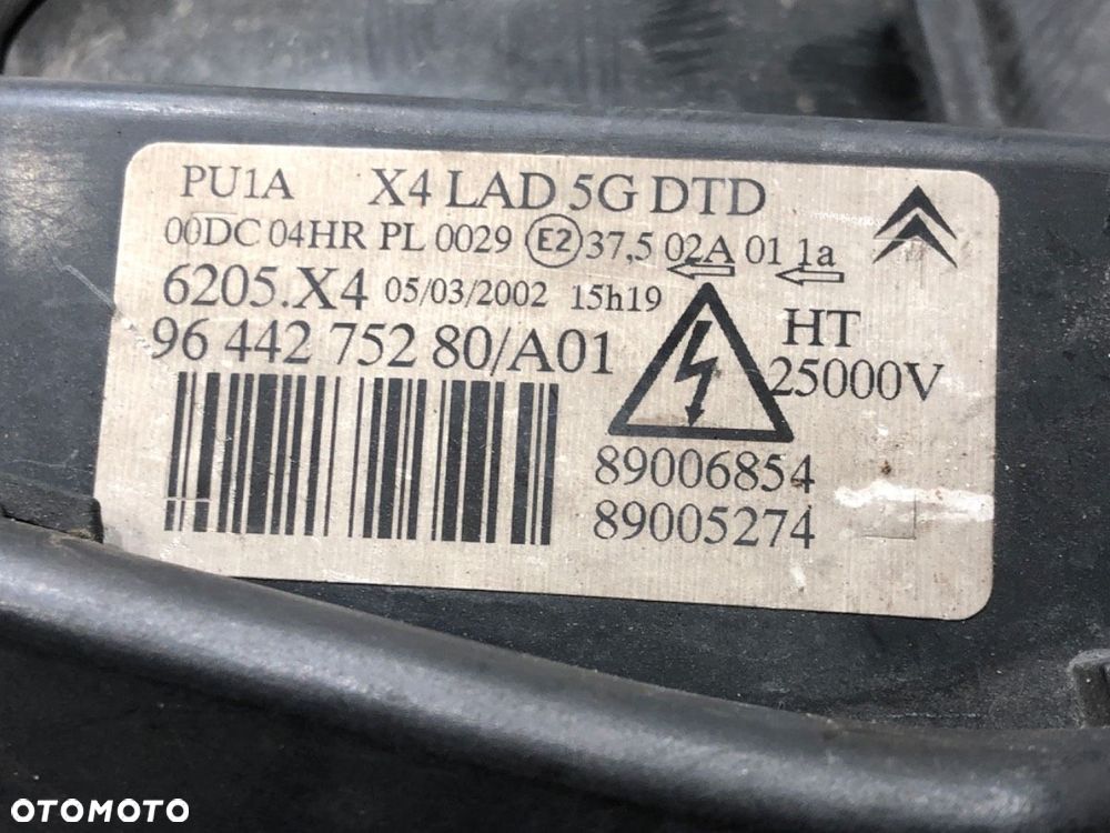 REFLEKTOR PRAWY PRZÓD XENON  CITROEN C5 I Break (DE_) 2001 - 2004 2.2 HDi (DE4HXB, DE4HXE) 98 kW - 5