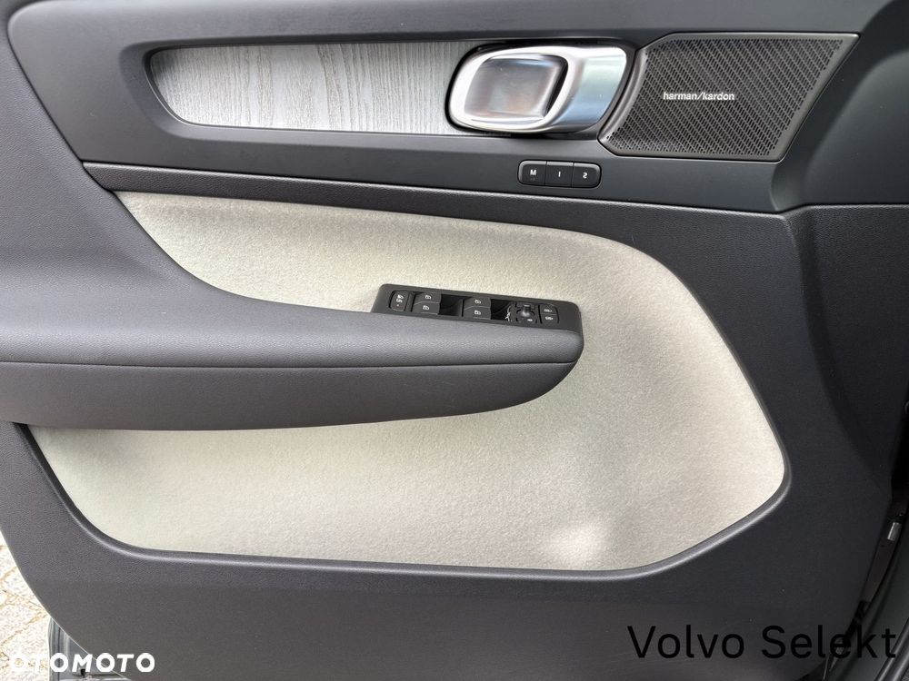 Volvo XC 40 - 18