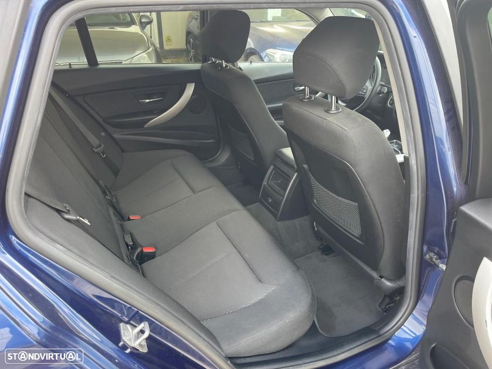 BMW 320 d Touring Advantage Auto - 21