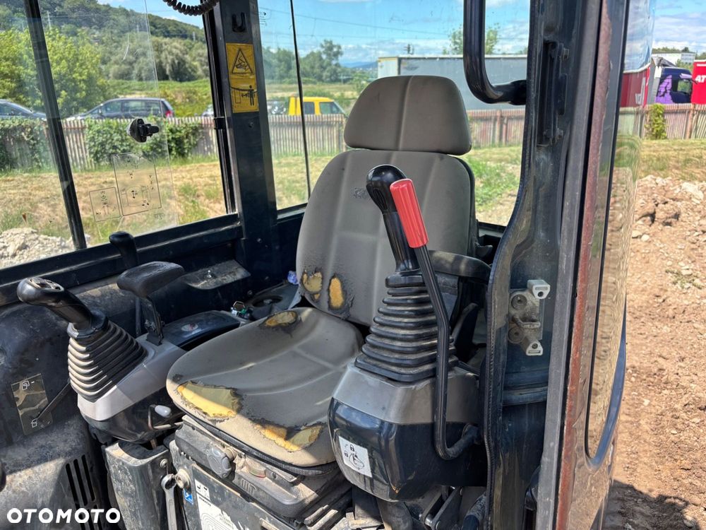 Komatsu Pc 35 Mr - 9