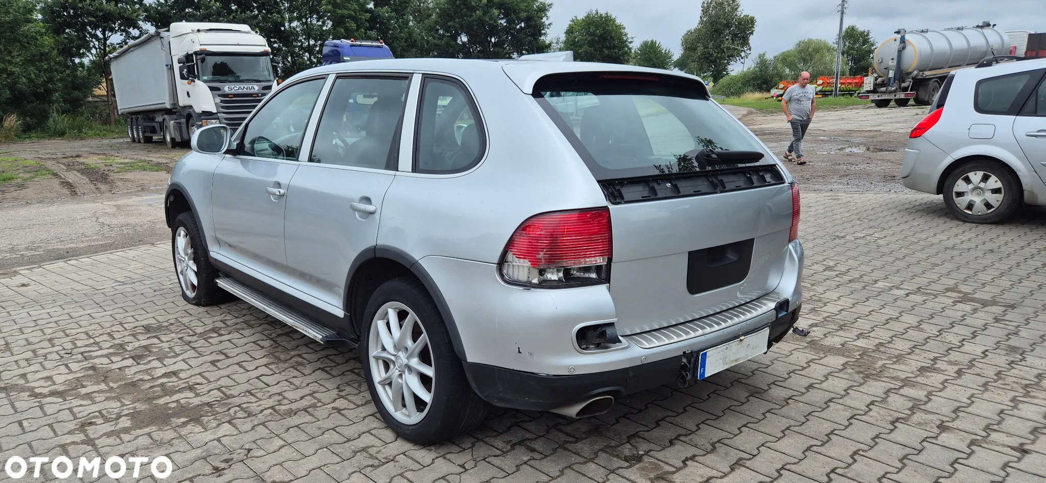 Porsche Cayenne - 16